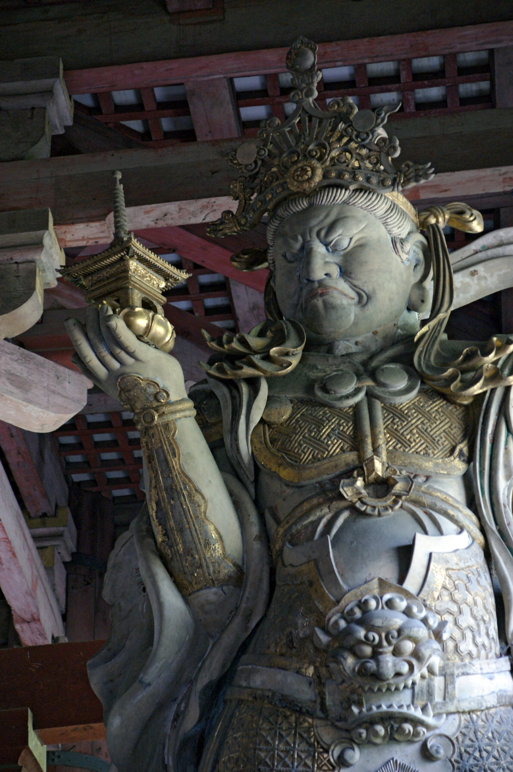 https://upload.wikimedia.org/wikipedia/commons/4/4f/Todaiji05s3200.jpg?utm_source=chatgpt.com
